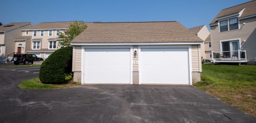 7 Sundown Dr, Derry NH  03038-1727 exterior