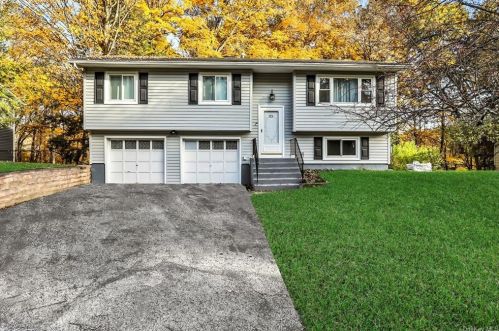 23 Raker Rd, Poughkeepsie, NY 12603-5631