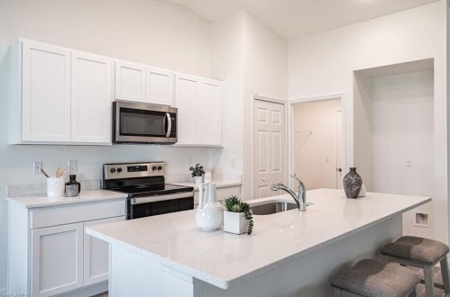 2314 21st St, Cape Coral, FL 33991-3014