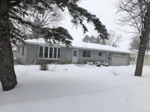 1513 3rd St, Wadena, MN 56482-2118