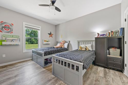 1043 Carryback Dr, Pataskala OH 43062-9543 exterior