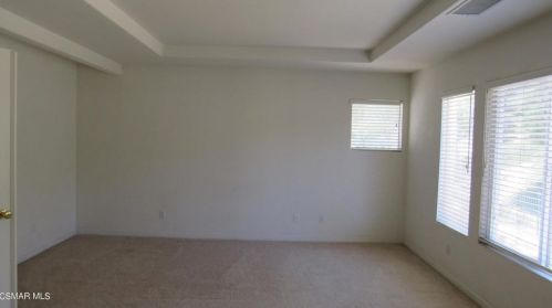 1004 Poplar Ct, Simi Valley CA 93065-6015 exterior