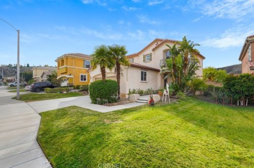 19920 Holly Dr, Santa Clarita CA  91350-3698 exterior