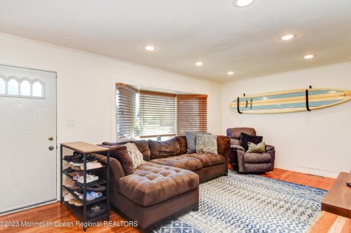 47 Charles Ter, Piscataway NJ  08854-5338 exterior