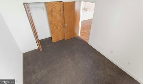 1300 Chestnut St, Philadelphia PA  19107-4502 exterior