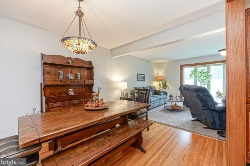 318 White Birch Dr, Riverton NJ  08077-4396 exterior