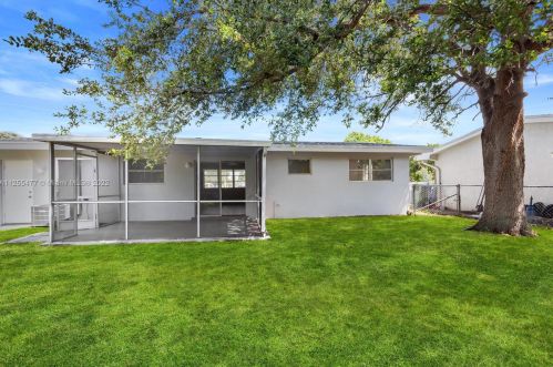 8410 11th St, Hollywood FL  33027-6193 exterior