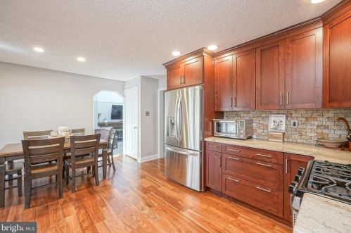 146 Meetinghouse Ln, Southampton NJ  08088-9417 exterior