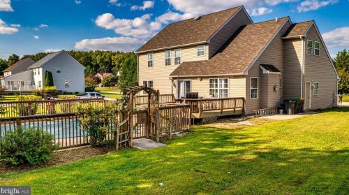 101 Stoneridge Pl, Bear DE  19701-1952 exterior