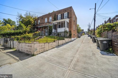 2332 14th Pl, Washington, DC 20020-4401