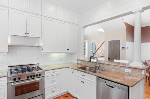 109 Shelmore Blvd, Mount Pleasant SC  29464-6614 exterior