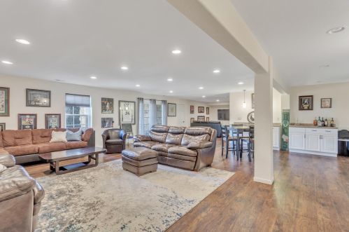 11380 Concord Crk Dr, Thiensville WI  53092-4387 exterior