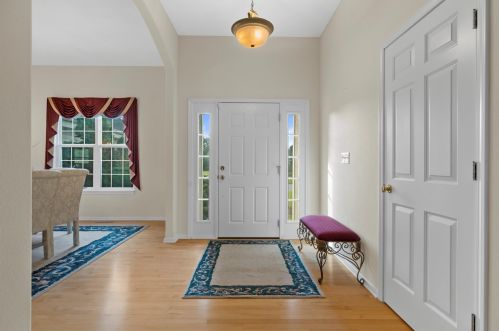 645 Swan Dr, Waterford, WI 53185-2881
