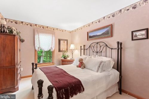 306 Deer Path Dr, Red Lion PA  17356-7800 exterior