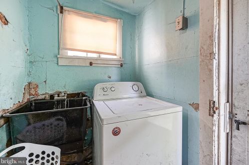 18 Roosevelt St, West Deptford NJ  08066-1028 exterior