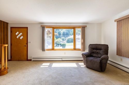 25 Valley Rd, Waterbury, CT 06716-3129