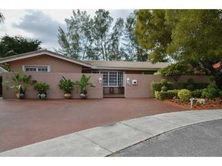 19734 24th Ct, Miami, FL 33180-2146
