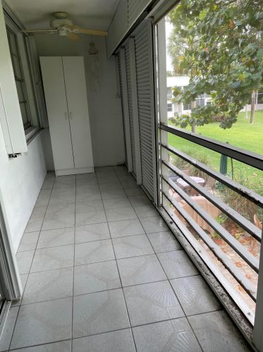 61 Hastings D, West Palm Beach FL  33417-1205 exterior