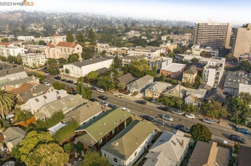 4143 Howe St, Oakland CA 94611-5117 exterior