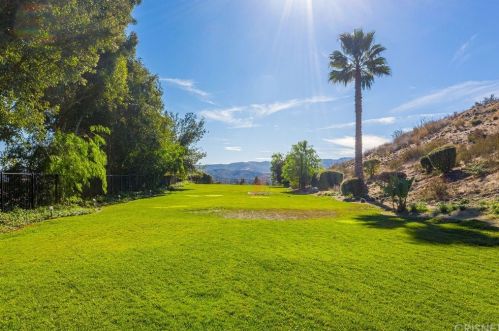 22140 Rolling Ridge Dr, Santa Clarita CA  91350-3308 exterior
