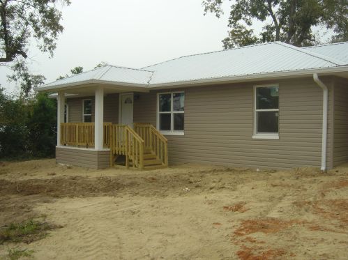 2831 Bertram St, Marianna, FL 32448-4802
