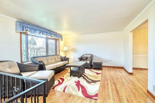 114 Lederer Ave, Pittsburgh, PA 15209-1110