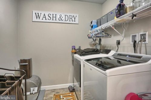 102 Allegheny Ln, Carlisle PA  17013-9103 exterior