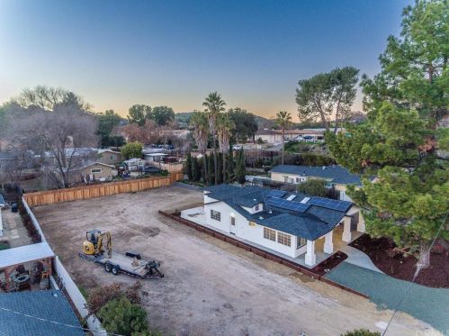 143 Vine St, Lake Nacimiento CA  93446-3736 exterior