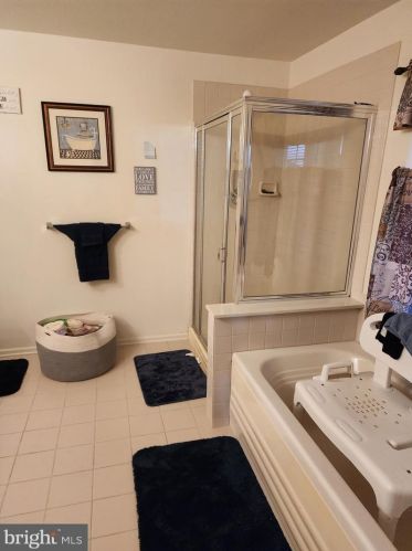 2 Cambridge Ln, Berlin Boro NJ  08009-9692 exterior