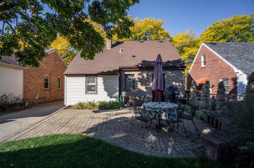 200 79, Milwaukee WI 53219-1707 exterior