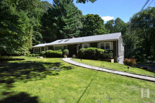 110 Janes Ln, Stamford CT  06903-4802 exterior
