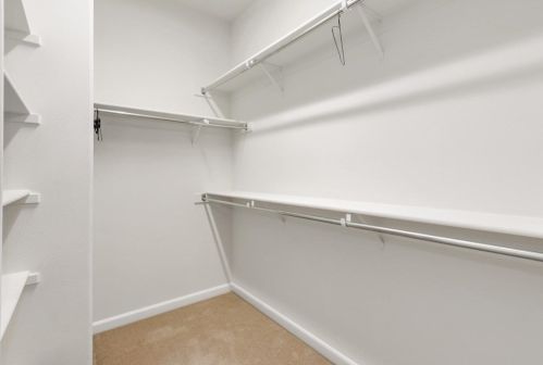 7500 Abbey Cir, Elk Grove CA  95757-5103 exterior