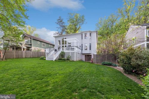 610 Poplar Dr, Falls Church VA  22046-2838 exterior