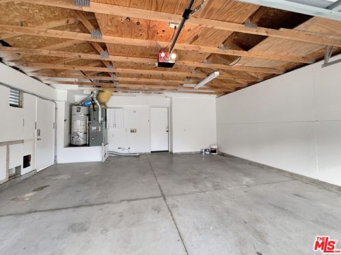 27769 Kristin Ln, Santa Clarita CA  91350-4325 exterior