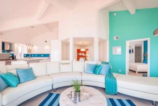 21247 Pacific Coast Hwy, Malibu CA  90265-5220 exterior