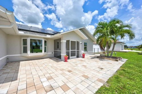 915 16th Ter, Cape Coral, FL 33909-5306