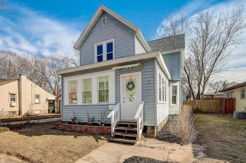 416 Carroll St, Portage WI  53901-1806 exterior