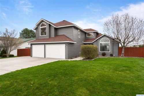 4545 Maple Ln, Richland, WA 99353