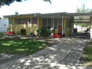 712 Mercado Ave, Orlando, FL 32807-1573