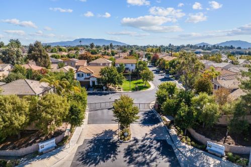30058 Laurel Creek Dr, Temecula CA  92591-3617 exterior