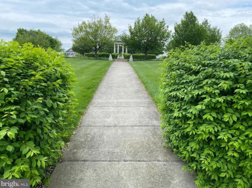 35 Chadwick Dr, Charles Town WV  25414-4464 exterior