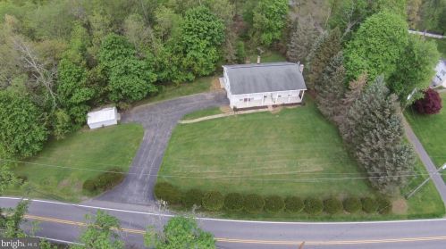 960 Mountain Rd, Siddonsburg PA  17019-9701 exterior