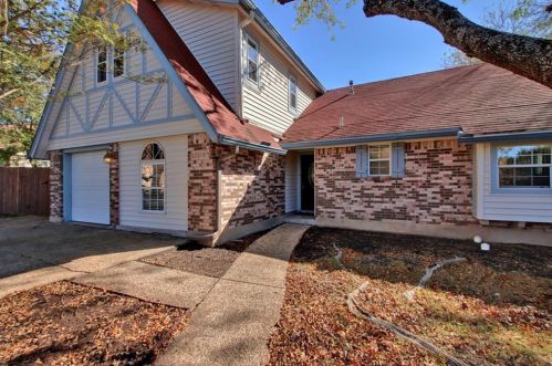 8607 Dawnridge Cir, Austin TX  78757-6805 exterior