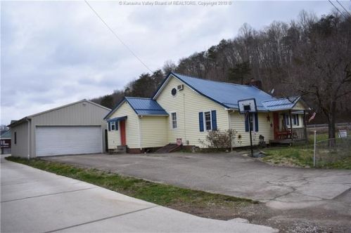 26 Grant St, Elkview, WV 25071-7743