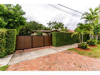 2500 Tequesta Ln, Miami, FL 33133-3179