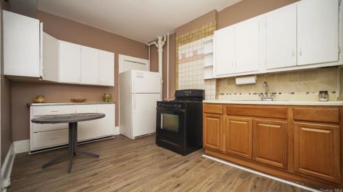 61 Poningo St, Rye Brook NY  10573-4011 exterior