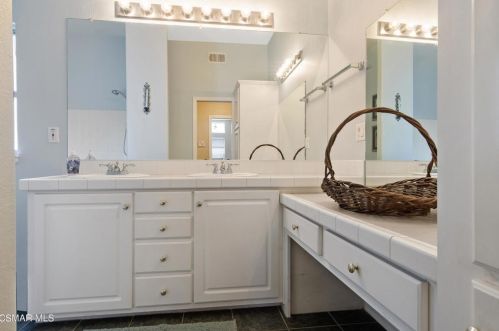 142 Pueblo Ln, Topanga CA  exterior