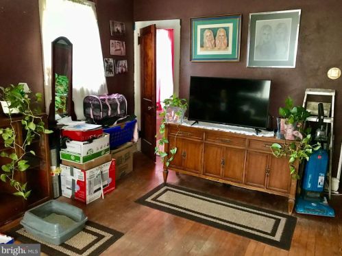 6 Lexington Ave, Camden NJ  08109-2014 exterior