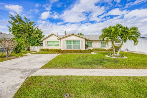 580 37th St, West Palm Beach, FL 33404-2125