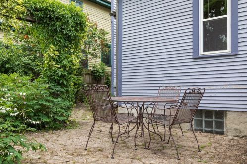 2362 James Ave, Minneapolis MN 55411-1935 exterior